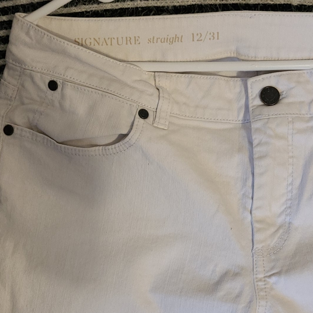 C4 : Singnature jeans:- women straight jeans 12/31 - Picture 3 of 4